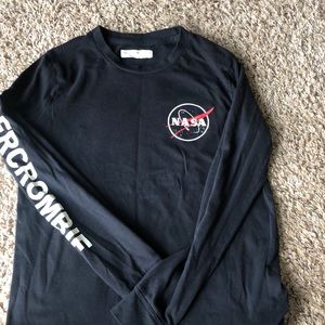 Abercrombie kids boys large long-sleeve tee